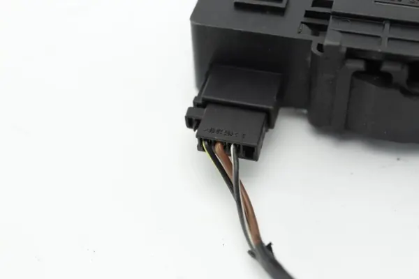 Fechadura de porta-malas OEM 13501988 para Chevrolet Cruze 2.0 VCDI image 4