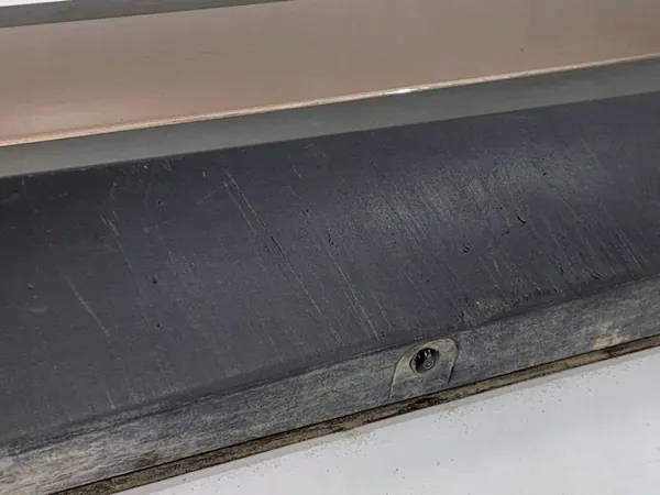 OEM K8D2274A48A Höger Bakdörrlist Land Rover image 5