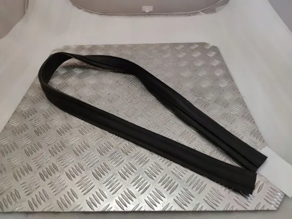Peças de soleira e pilar Lexus NX OEM 6786478010 image 2
