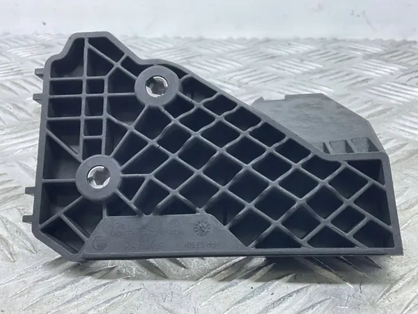 Skoda Karoq oikean ajovalon kiinnike OEM 57A804594 image 4