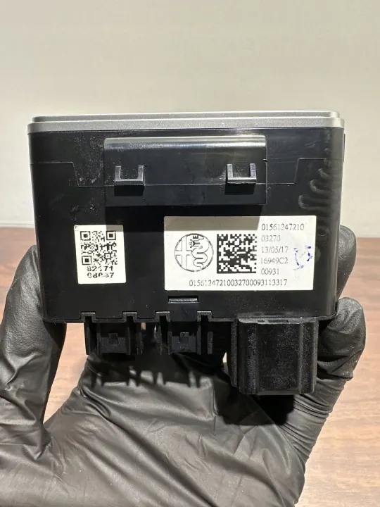 Pieza Alfa Romeo Stelvio OEM 01561247210 Usada image 5