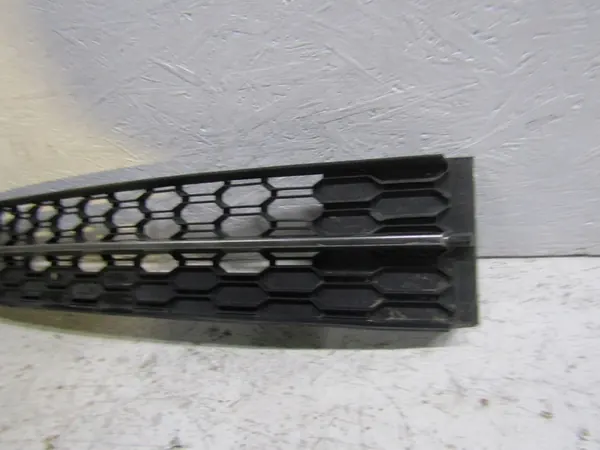 Griglia paraurti anteriore Skoda OE 5E0853677M image 2