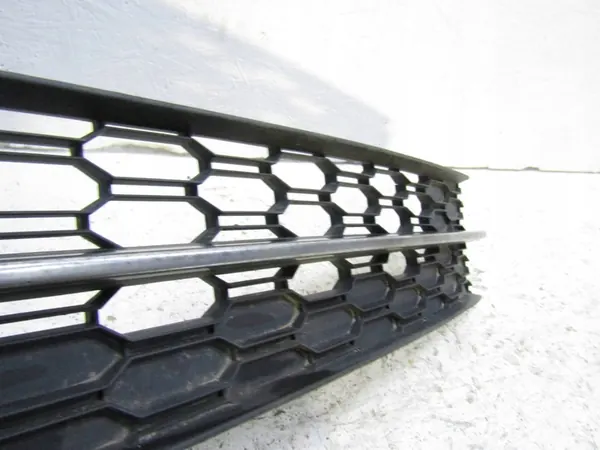 Griglia paraurti anteriore Skoda OE 5E0853677M image 5
