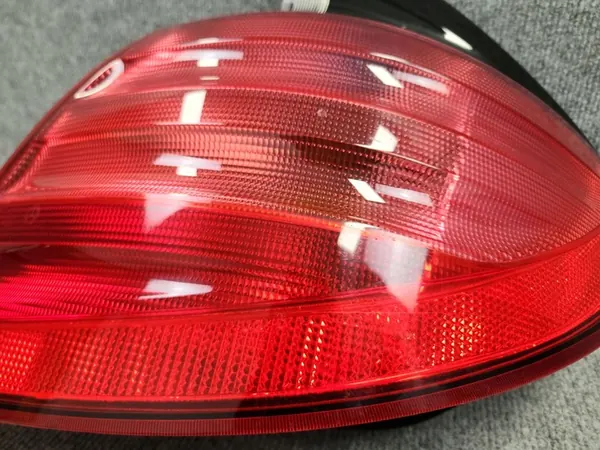 Luz trasera derecha - Mercedes C-Class W203 2000-2007 image 3