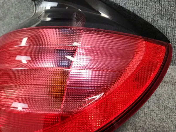 Luz trasera derecha - Mercedes C-Class W203 2000-2007 image 4