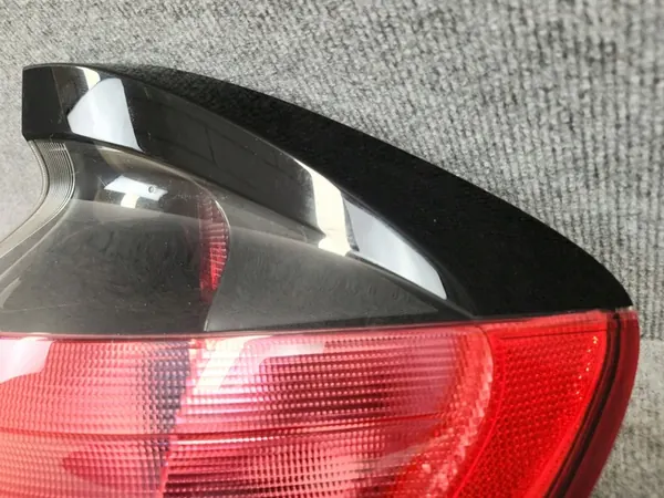 Luz trasera derecha - Mercedes C-Class W203 2000-2007 image 7