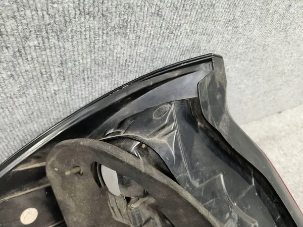 Luz trasera derecha - Mercedes C-Class W203 2000-2007 image 9