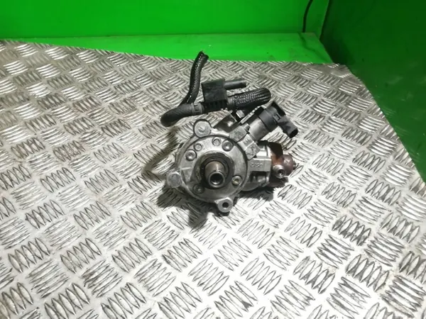 BMW N47D20C Ruiskutuspumppu OEM 0445010519 Käytetty image 3
