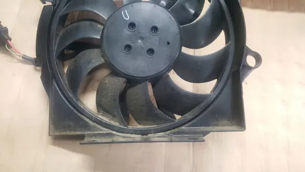 Porsche Fläktkåpa OEM 9J1 121 384 - Begagnad image 3