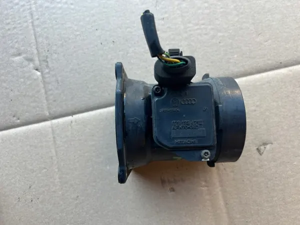 Luchtmassameter OEM 078133471E Audi A4 B5 2.4 Benzine image 2