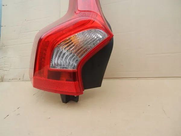 Lámpara trasera izquierda VOLVO V60 2014- image 2