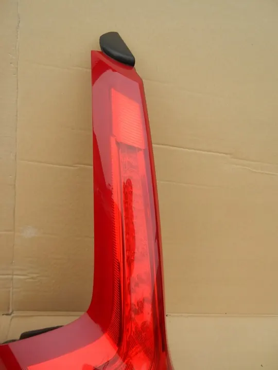 Lámpara trasera izquierda VOLVO V60 2014- image 6
