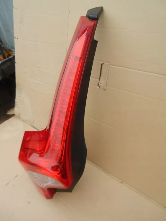 Lámpara trasera izquierda VOLVO V60 2014- image 8