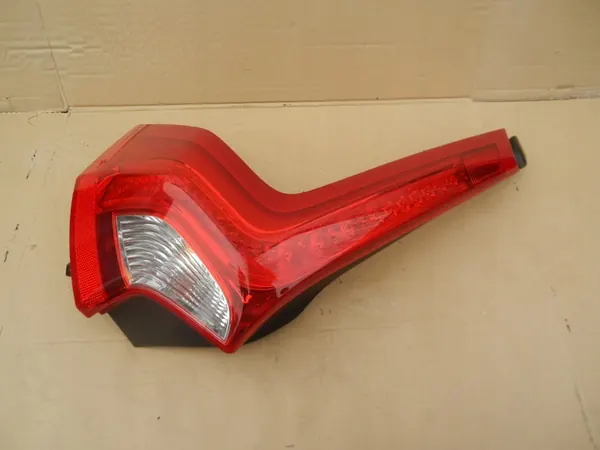 Lámpara trasera izquierda VOLVO V60 2014- image 9