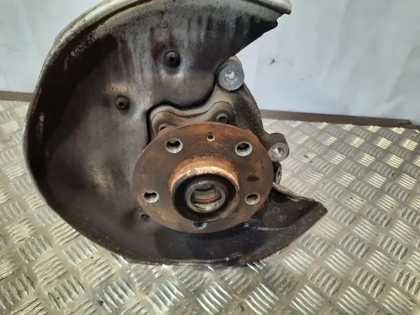 Cubo roda traseira direita Audi OE 8R0505436A usado image 2