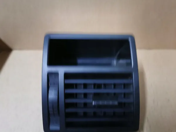 Grille d'aération gauche VW T5 OEM 7H1819203C image 4