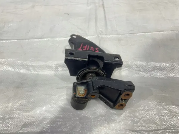Suzuki Swift MK8 Jousituspukki - Käytetty OEM-osa image 3