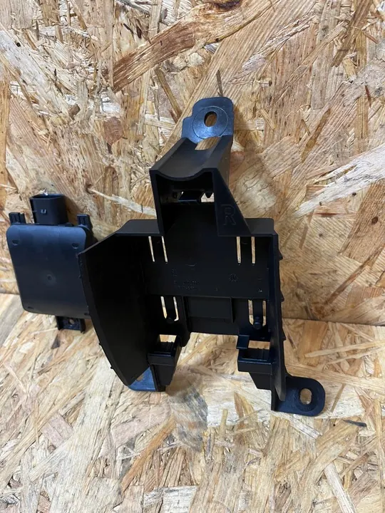 Radar ACC Rijstrookwisselassistent Links 2Q0907685B Rechts 2Q0907686B image 3