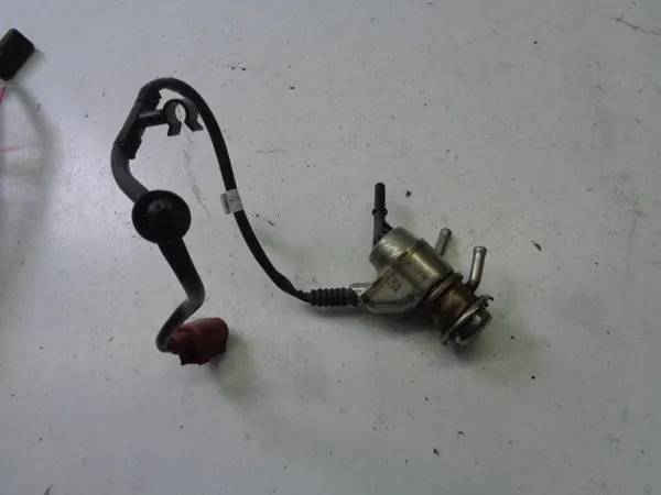 Injecteur AdBlue OEM 04L181113Q pour Audi Q3 2.0 TDI image 2