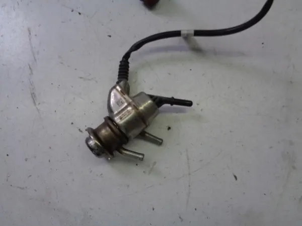 Injecteur AdBlue OEM 04L181113Q pour Audi Q3 2.0 TDI image 3