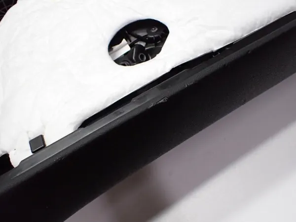 OEM 1897295-00-D Oikea Etuoven Verhoilu Tesla Model Y image 6