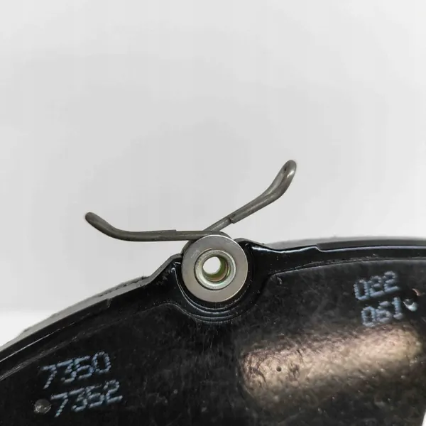 Gebrauchte VW Bremsbeläge hinten OEM 7D0698451D image 5