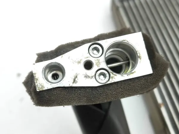 Núcleo de aquecimento A/C Mazda CX-5 II 2019 OEM AMD181360 image 5