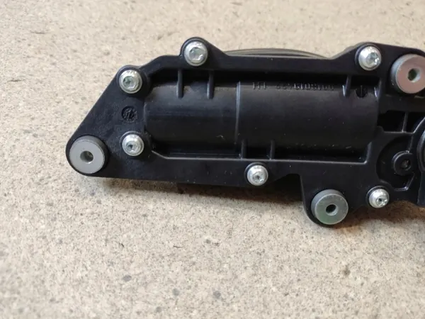 Mercedes E W213 Linker Heck-Roller OEM 9918019422 image 5