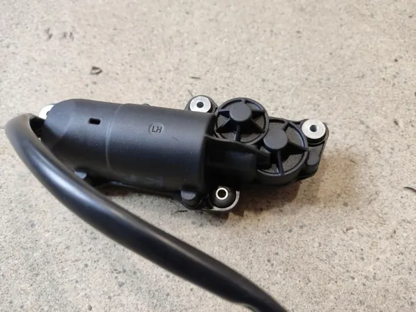 Mercedes E W213 Linker Heck-Roller OEM 9918019422 image 9