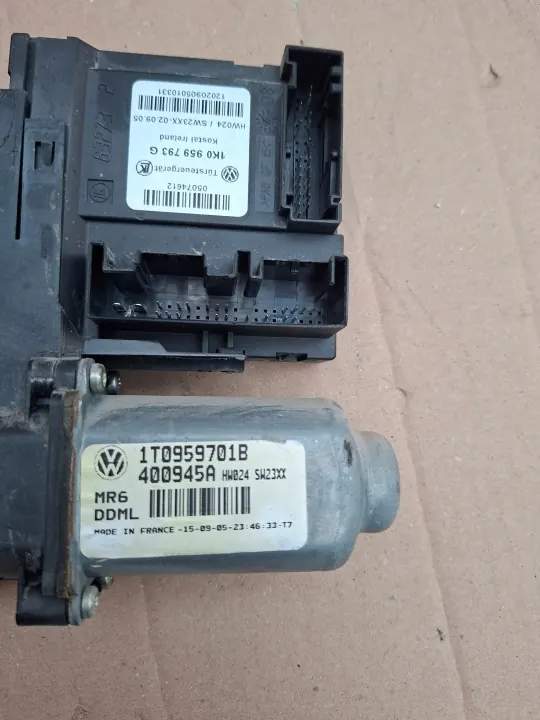 Moteur élévateur gauche OEM 1T0959701B pour VW Caddy III image 4