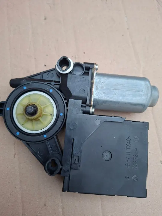 Moteur élévateur gauche OEM 1T0959701B pour VW Caddy III image 6