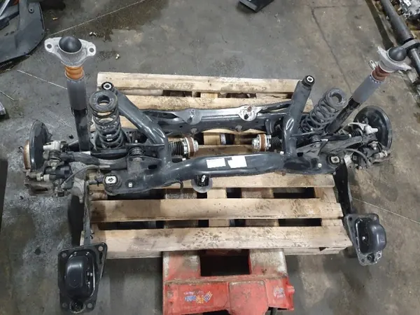 Audi Q2 81A 4x4 Hinterachsfederbein OEM 5Q0505235J image 2