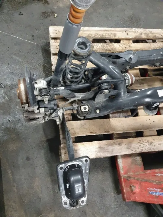 Audi Q2 81A 4x4 Hinterachsfederbein OEM 5Q0505235J image 4