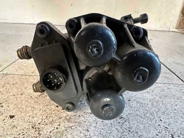 Soupape déshydrateur OEM 5802223716 pour Iveco image 3