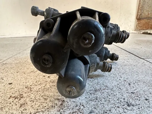 Soupape déshydrateur OEM 5802223716 pour Iveco image 4