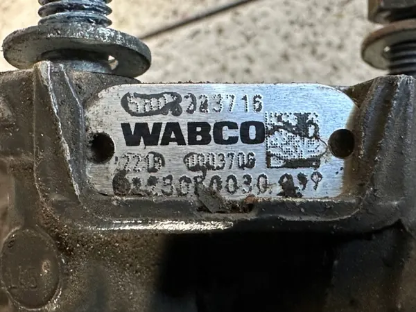 Soupape déshydrateur OEM 5802223716 pour Iveco image 7