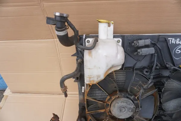 SUBARU TRIBECA B9 3.0B H6 Kylare med Fläkt 2007 OEM image 2