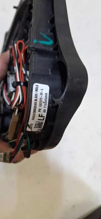 Tesla Model S Etu-Vasen Ovenkahva OEM 100737300L image 3
