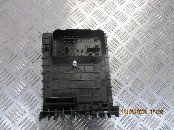 Caixa de Fusíveis BSI, VW Golf V image 3