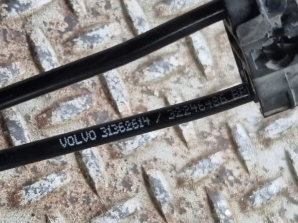 Manguera asistencia freno Volvo XC60 OEM 31362614 image 4