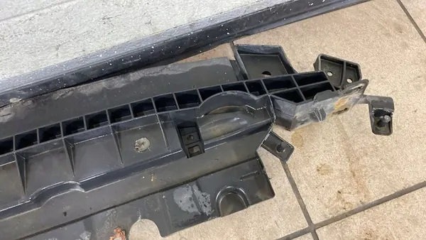 Capa de para-choque dianteiro Citroen C3 image 7