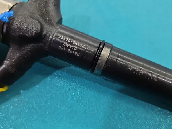 Toyota Corolla Verso II Injektor 23670-0R170 image 2