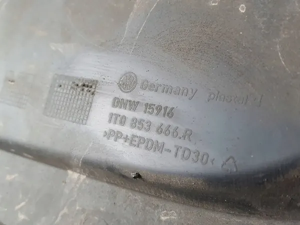 Tappo paraurti anteriore VW Touran II 2010- image 4