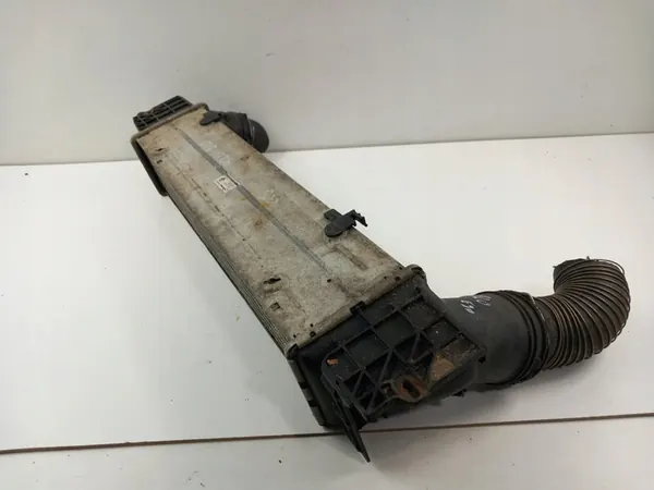 BMW 118D E90 2.0 LIFT INTERCOOLER image 4