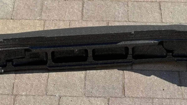 Fiat Bravo II Frontstoßstange Schaum OEM 51788610 image 9