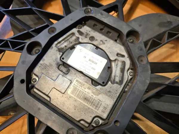 BMW 5 E60 Fläkt 520D 525D 530D 535D 3.0D image 2