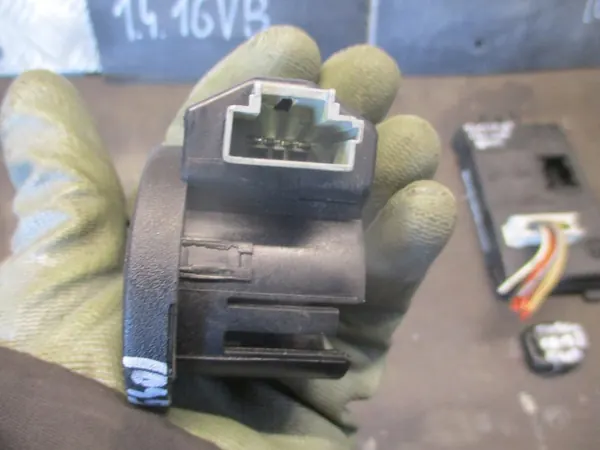 ECU-dator OEM 8200673240 för Renault Thalia image 6