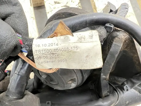 Engate elétrico Skoda Superb III OEM 3V0803881A image 9