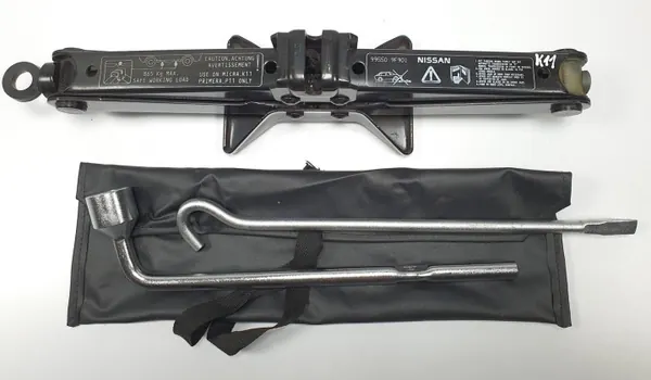 Macaco & Ferramentas Nissan OE OEM 995509F901 - Usado image 2