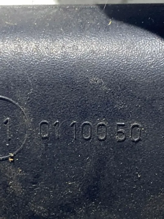 Mercedes-Benz C W202 Taustapeili OEM 0110050 - Käytetty image 3